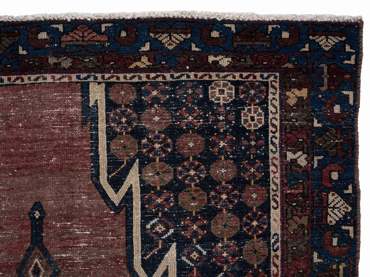 8943, Persian Saveh Area Rug
