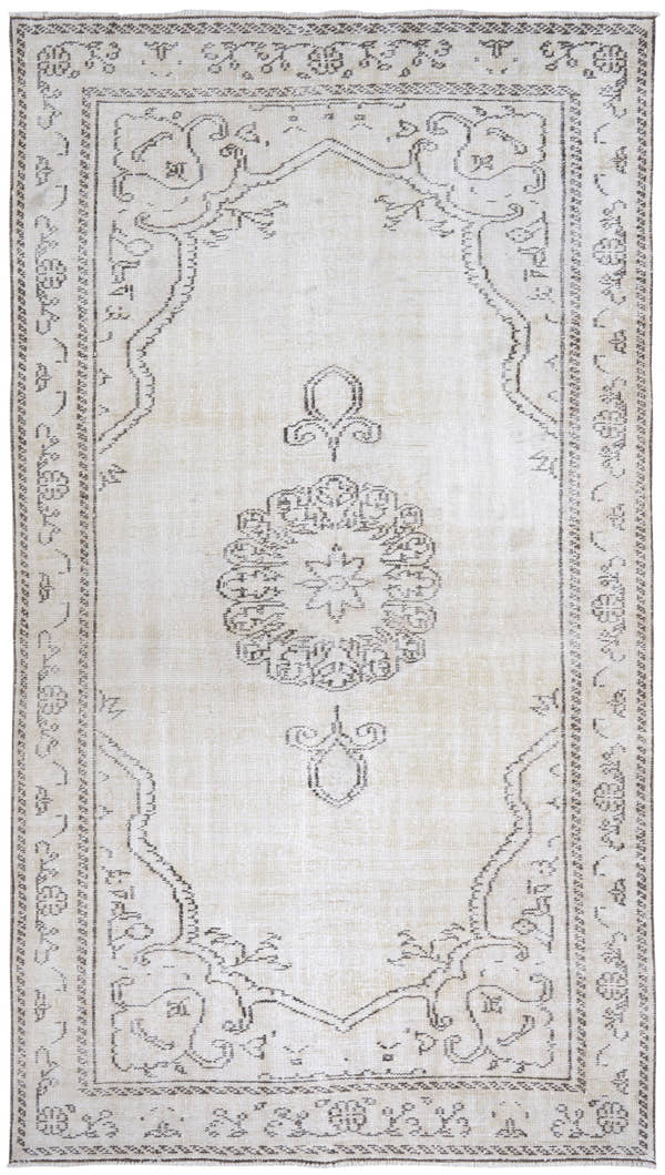 8211, Turkish Manisa Area Rug