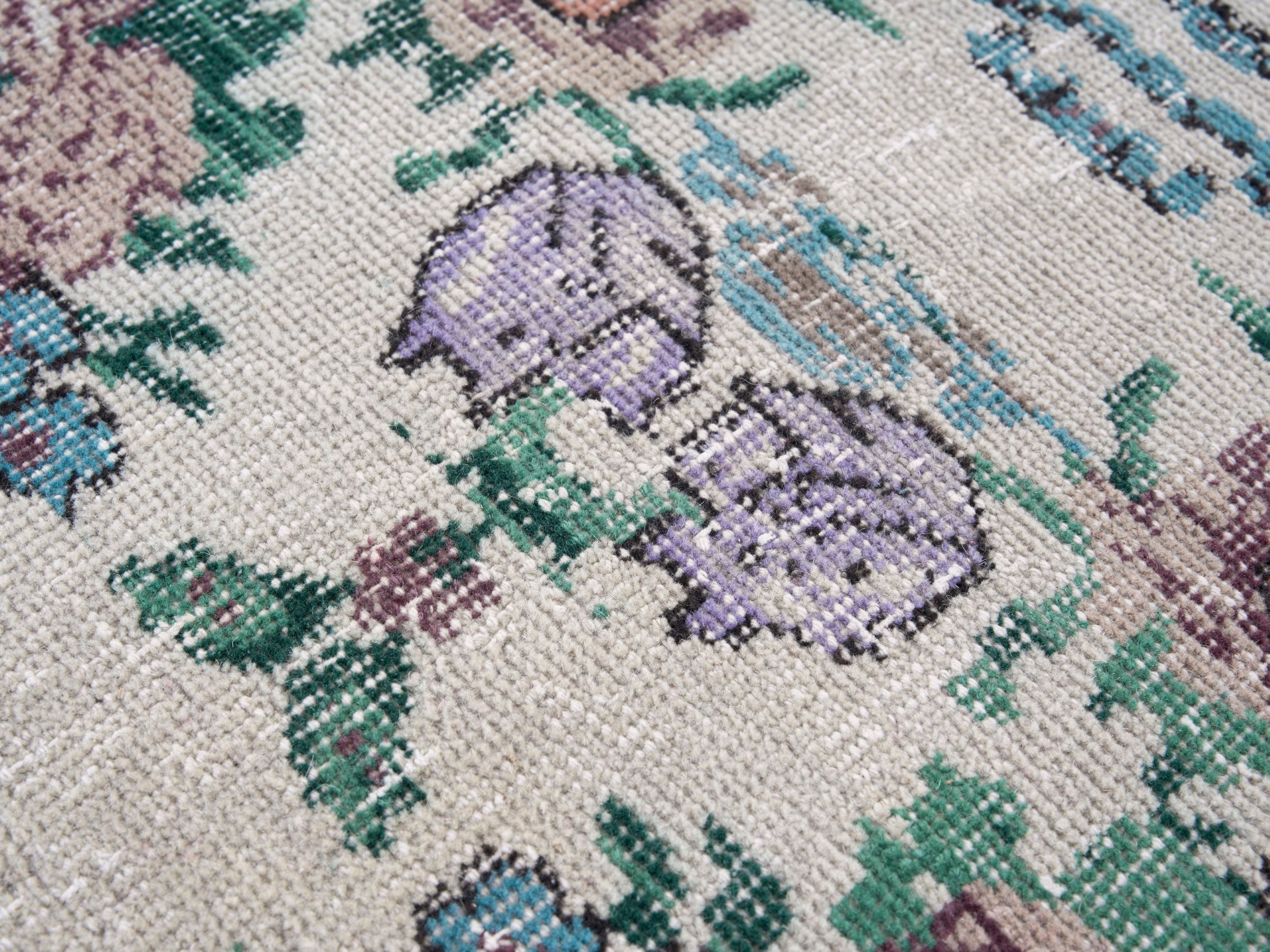Turkish Isparta accent rug in cream and muted pink, view 7 of 10