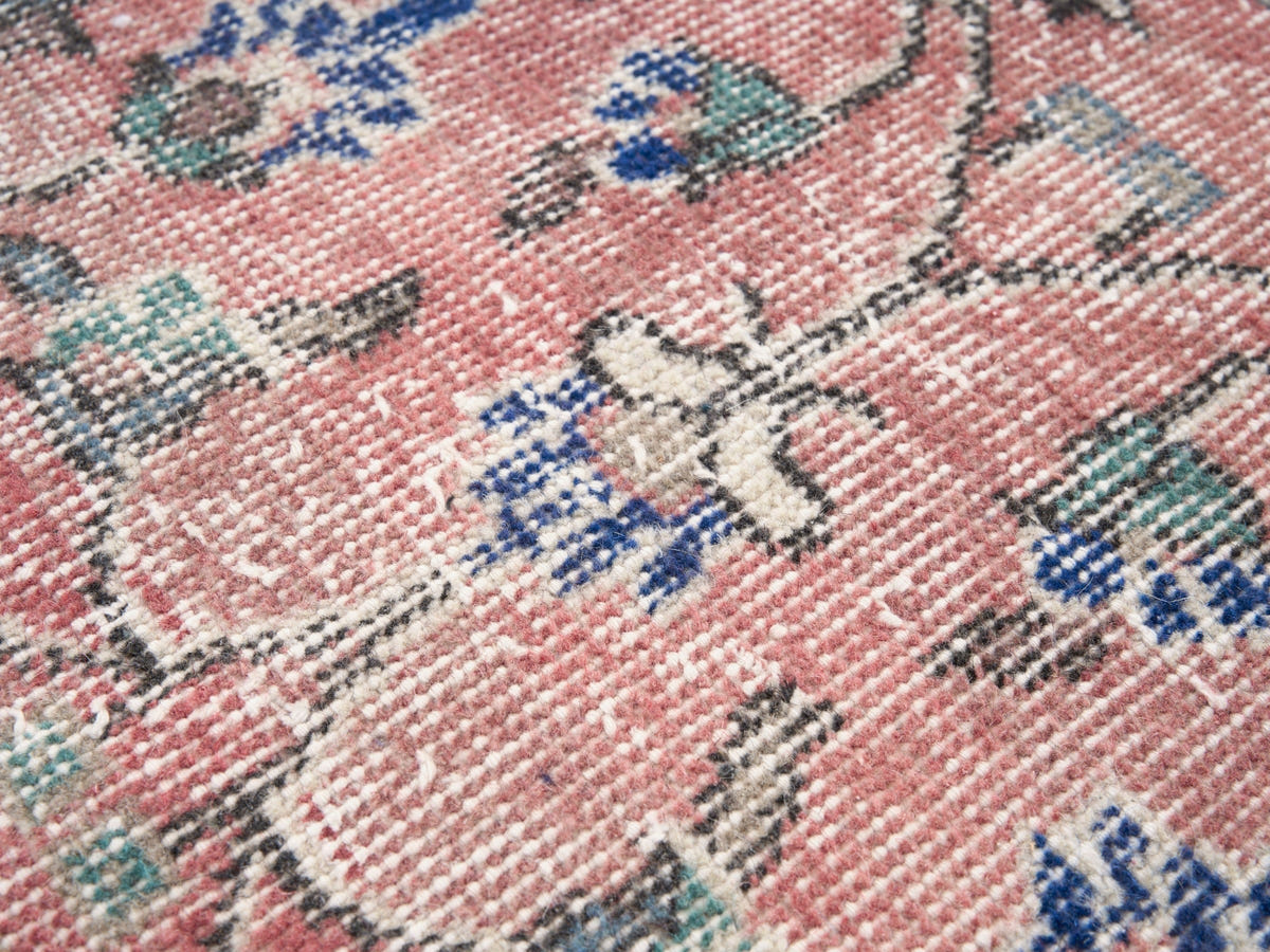 8406, Turkish Isparta Area Rug