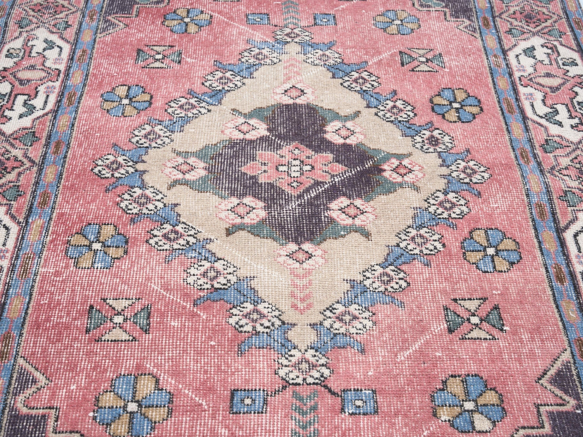 8390, Turkish Isparta Area Rug