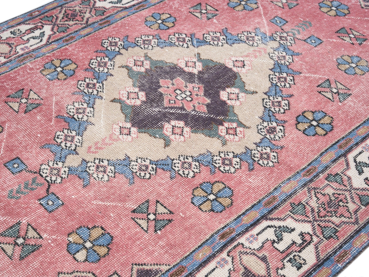 8390, Turkish Isparta Area Rug