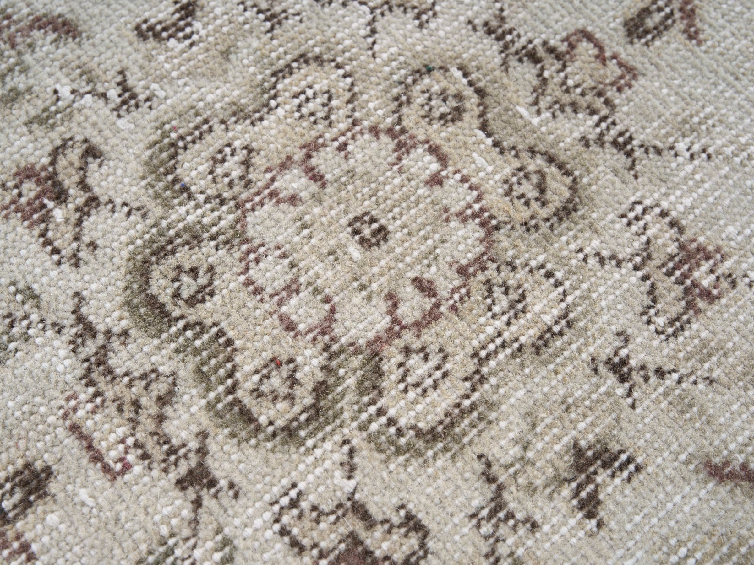Turkish Isparta accent rug in ivory and greige, view 7 of 10