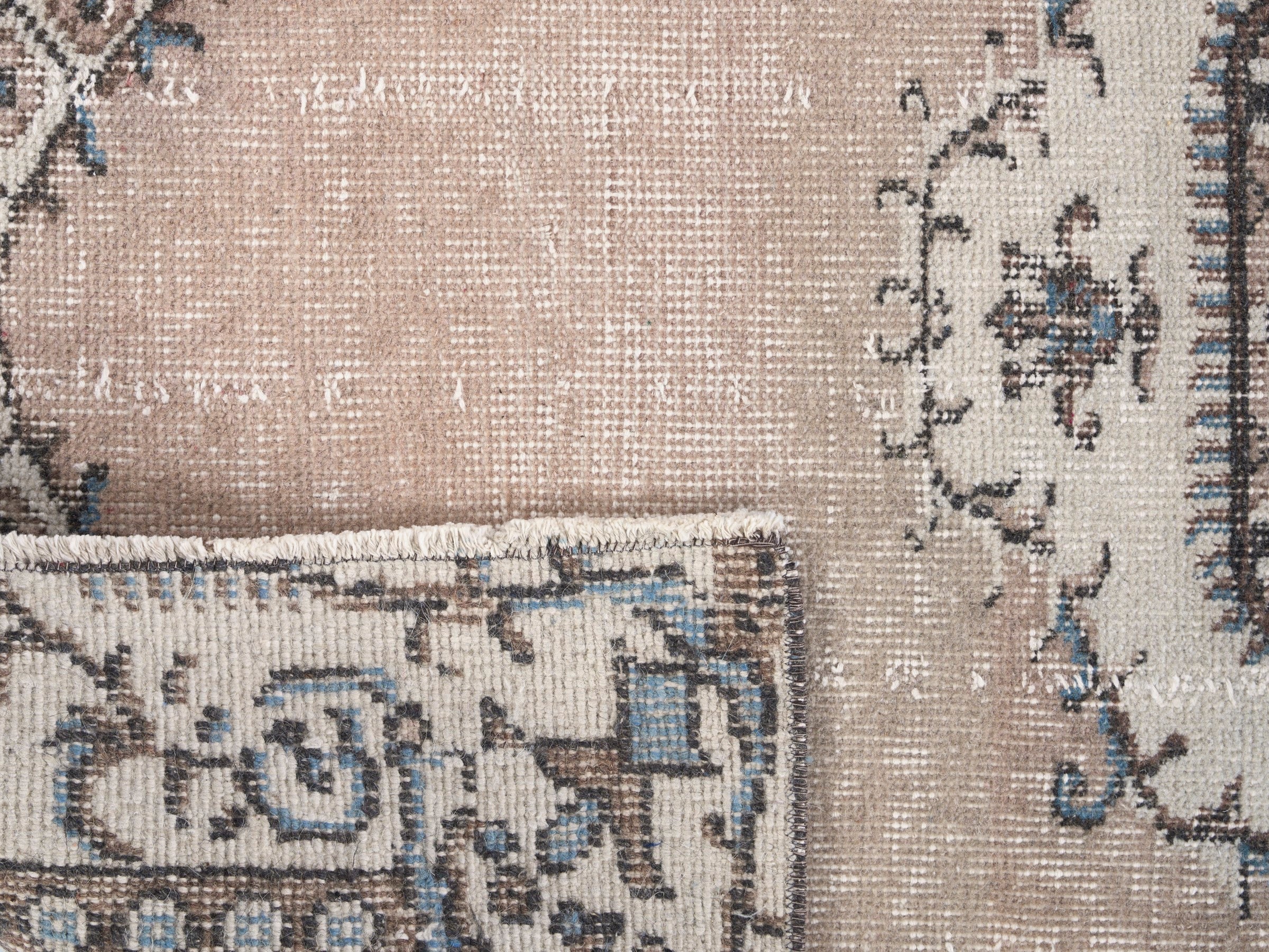 Turkish Isparta accent rug in muted pink and cream, view 9 of 9