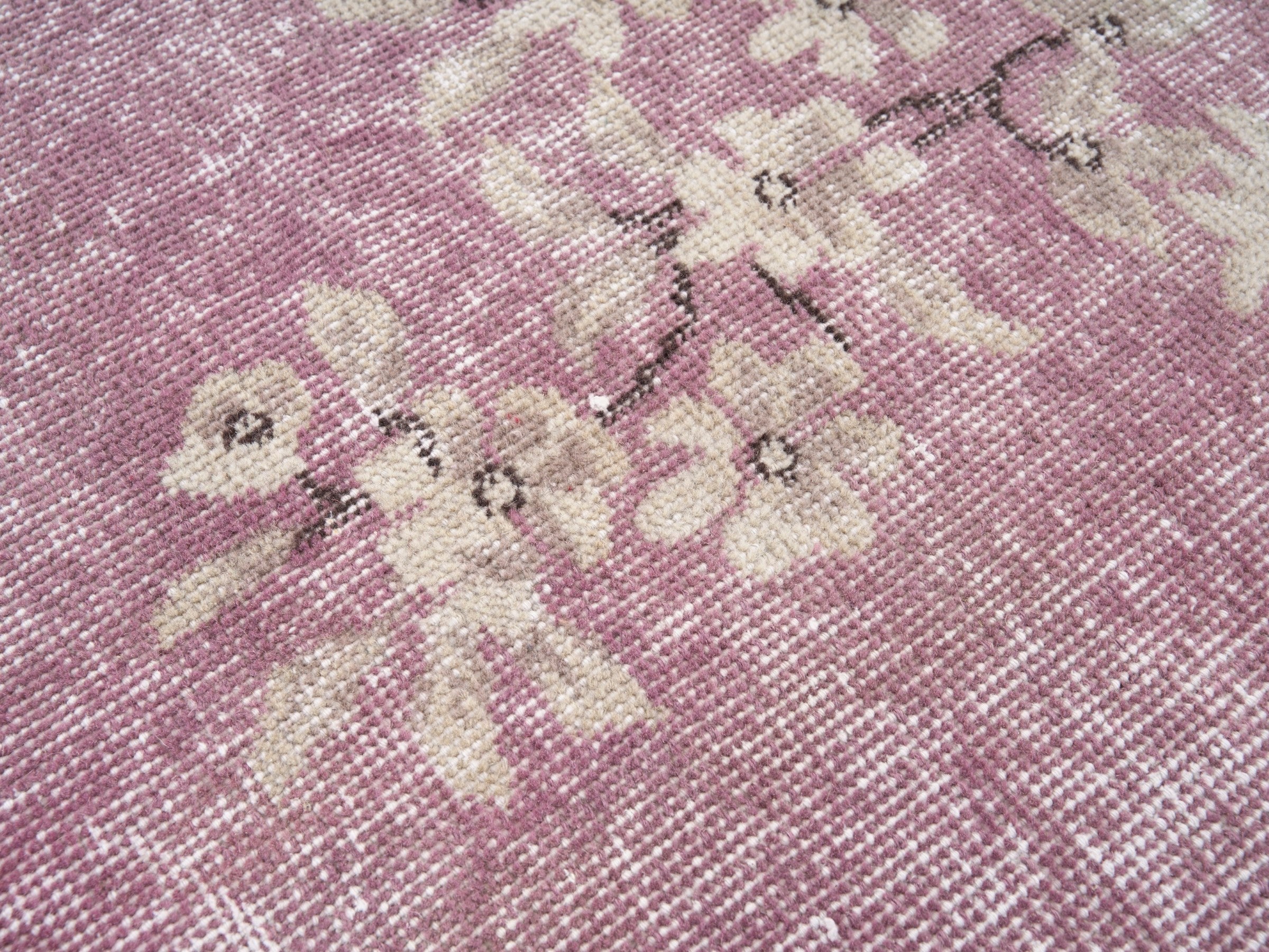 Turkish Isparta area rug in dusty rose and ivory, view 7 of 10