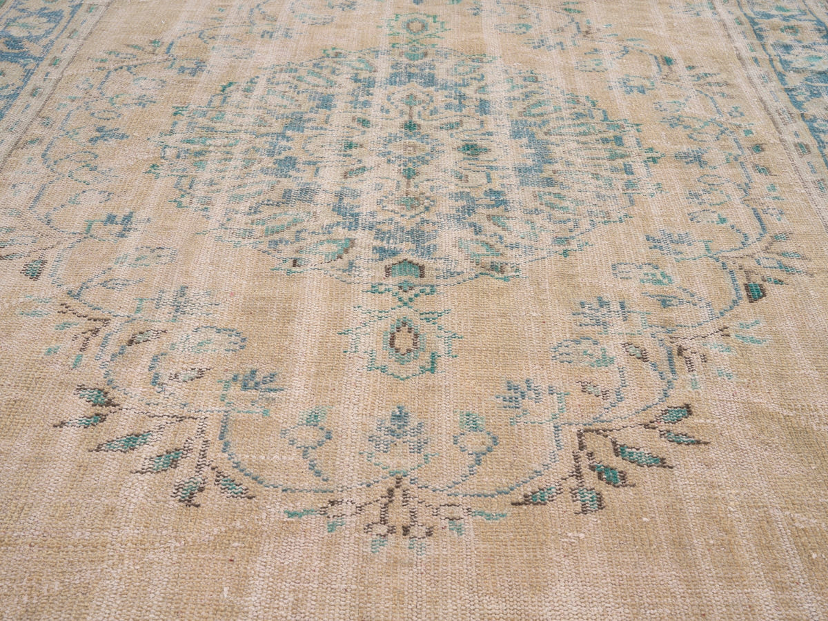 8617, Turkish Manisa Area Rug