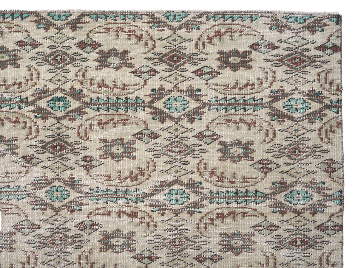 8573, Turkish Manisa Area Rug