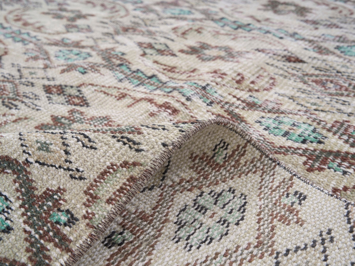 8573, Turkish Manisa Area Rug