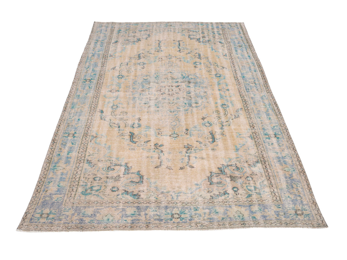 8572, Turkish Manisa Area Rug
