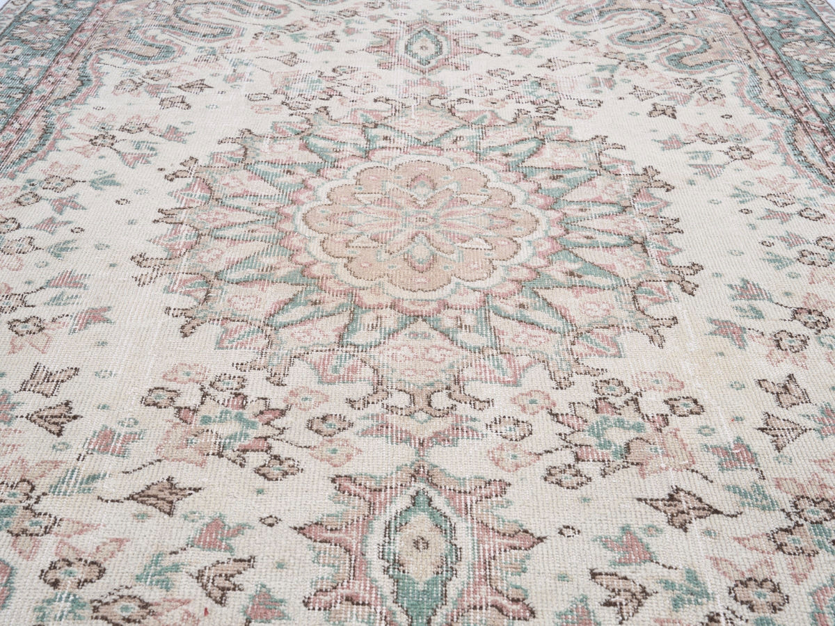 8569, Turkish Isparta Area Rug
