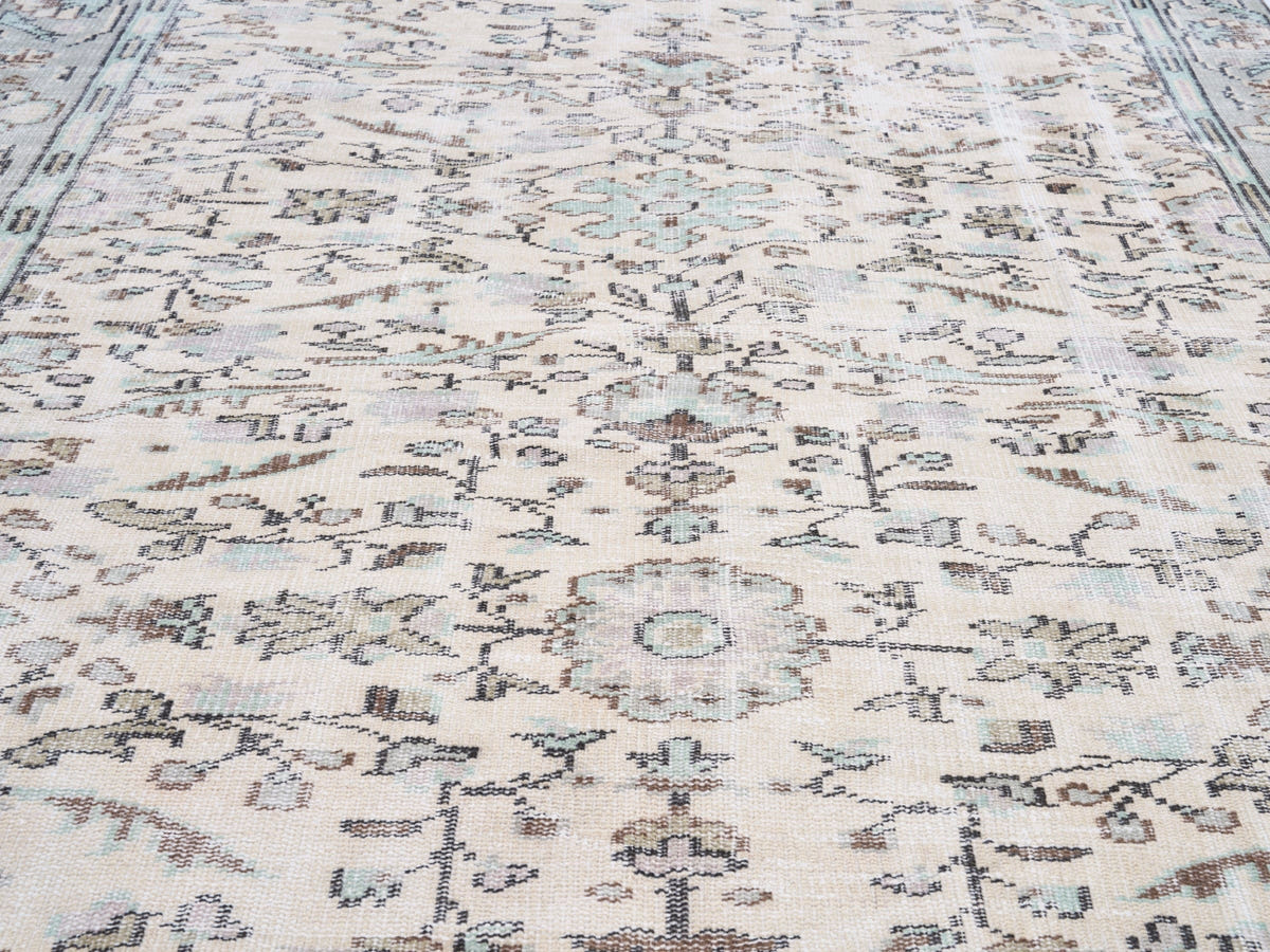 8559, Turkish Manisa Area Rug