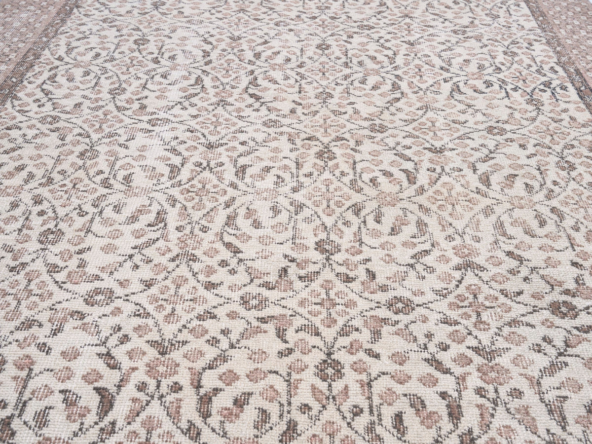 8550, Turkish Isparta Area Rug