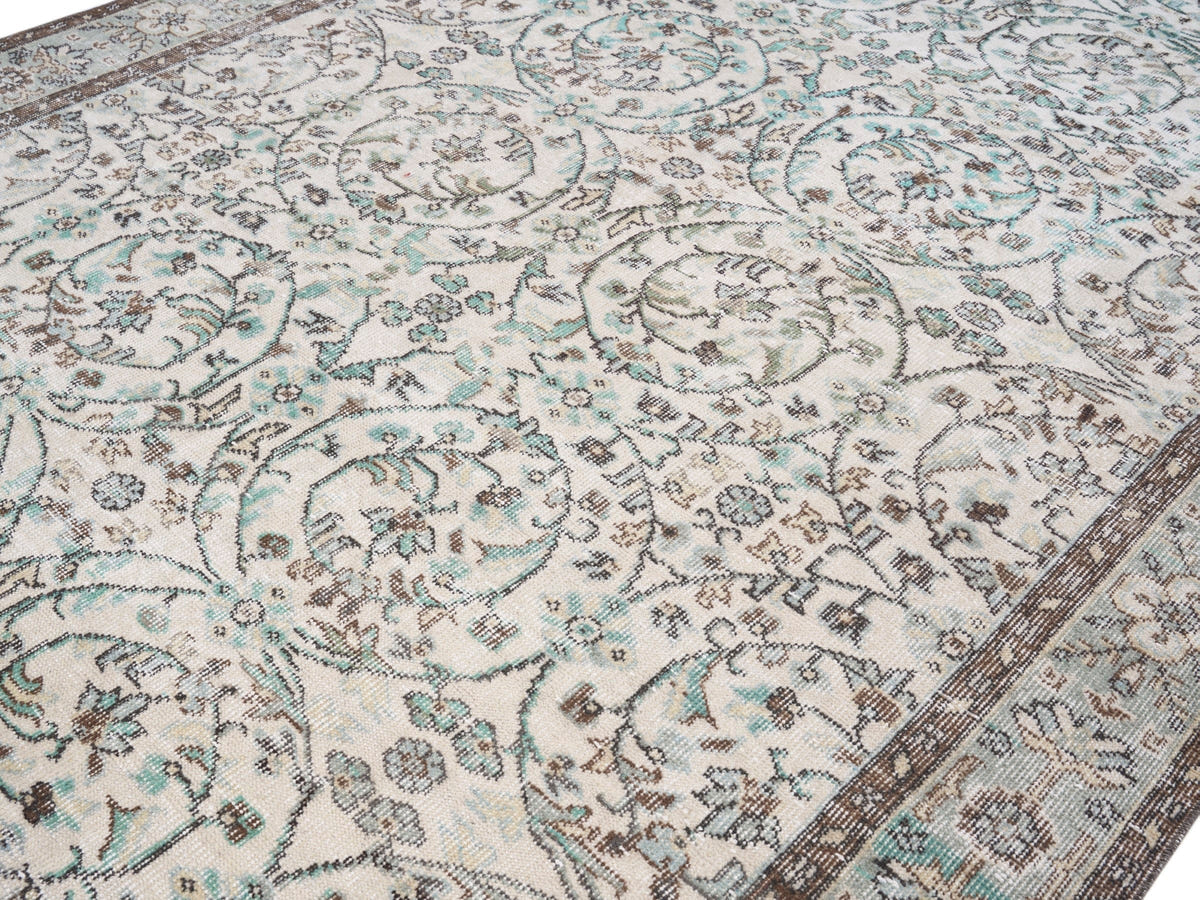 8542, Turkish Isparta Area Rug
