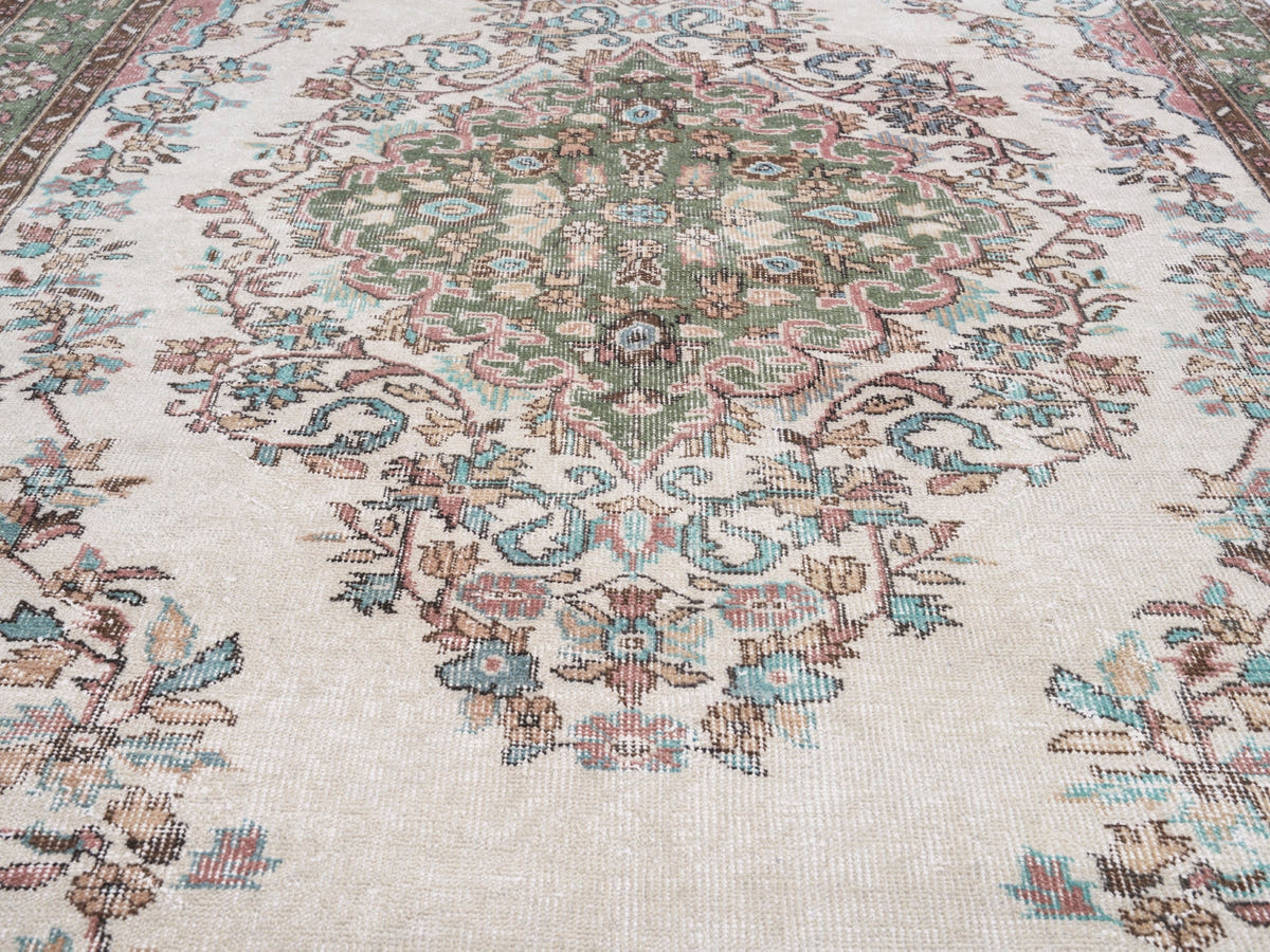 8536, Turkish Isparta Area Rug