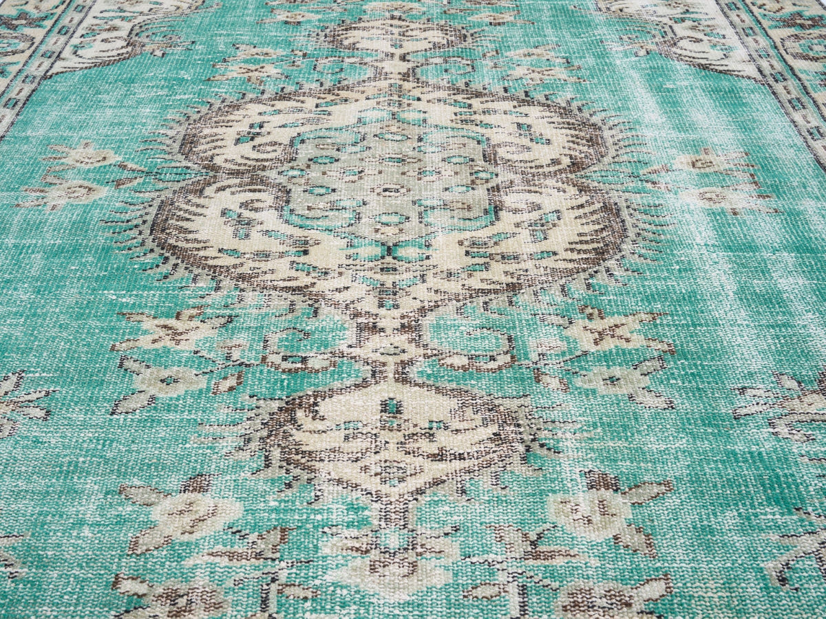 8524, Turkish Manisa Area Rug