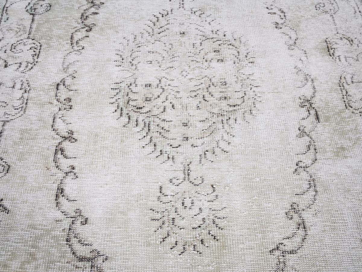 8163, Turkish Manisa Area Rug