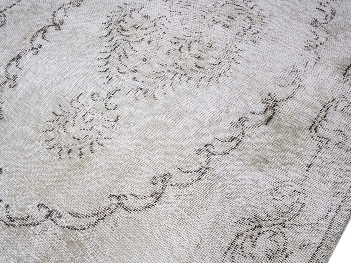 8163, Turkish Manisa Area Rug