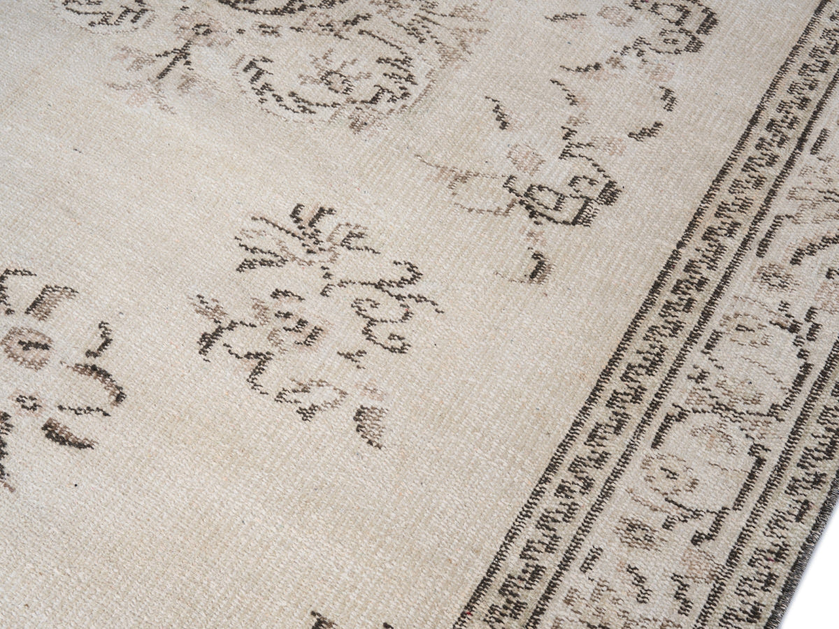 8190, Turkish Manisa Area Rug