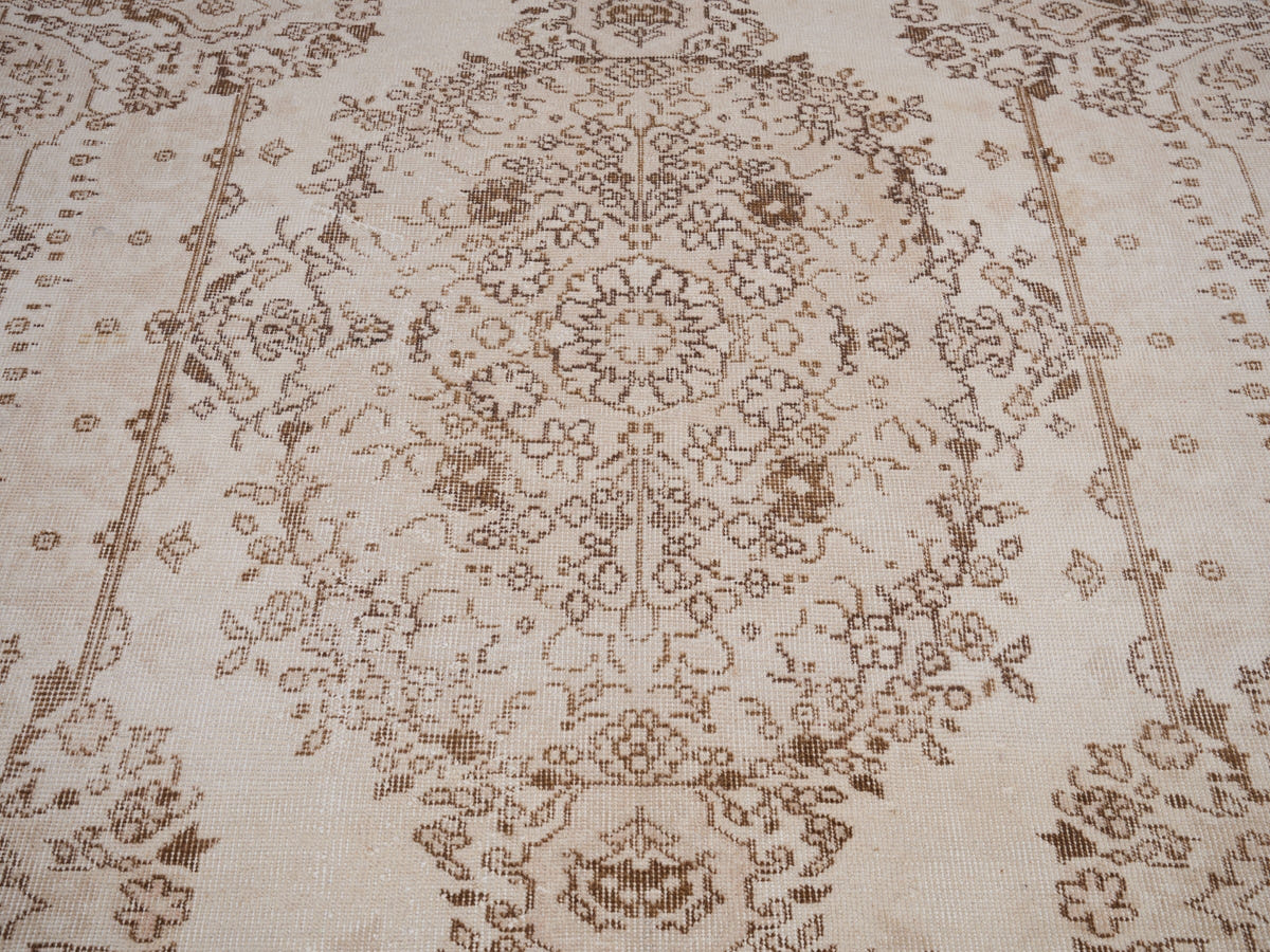 8134, Turkish Isparta Area Rug