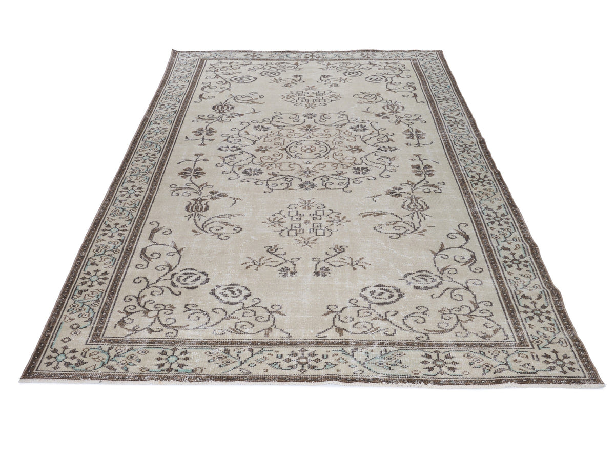 8116, Turkish Manisa Area Rug