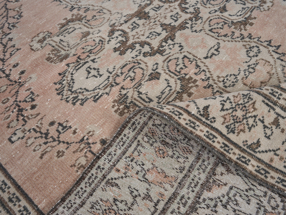 8195, Turkish Manisa Area Rug
