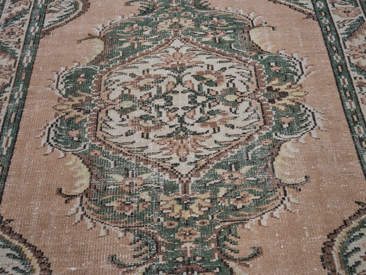 8010, Turkish Manisa Area Rug