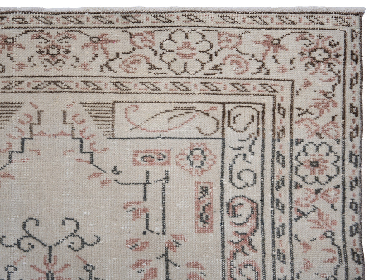 8213, Turkish Manisa Area Rug