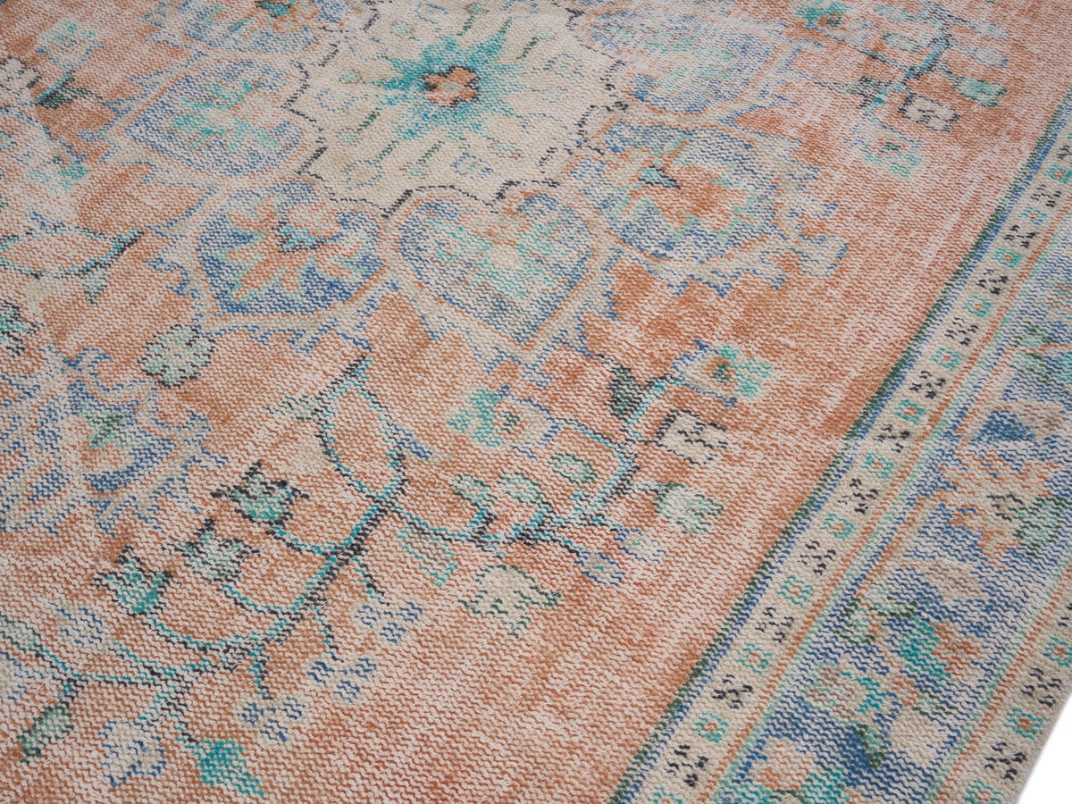 8100, Turkish Manisa Area Rug