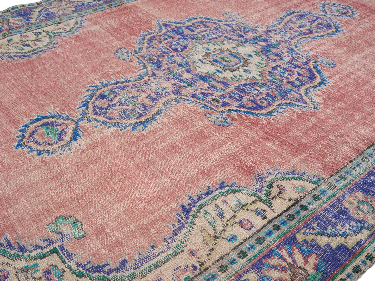 8510, Turkish Manisa Area Rug