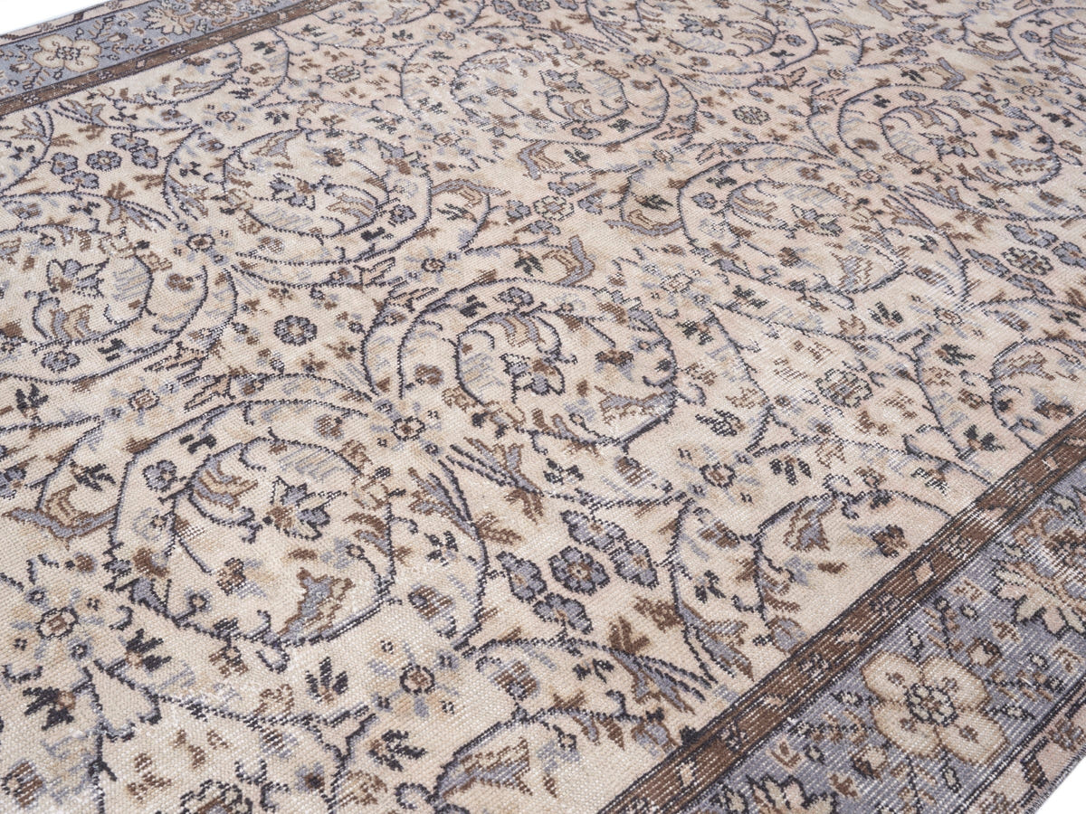 8502, Turkish Isparta Area Rug
