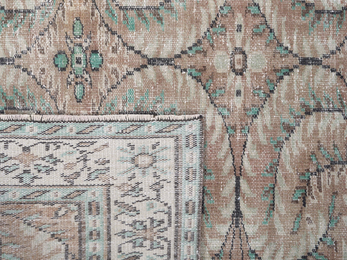 8485, Turkish Manisa Area Rug