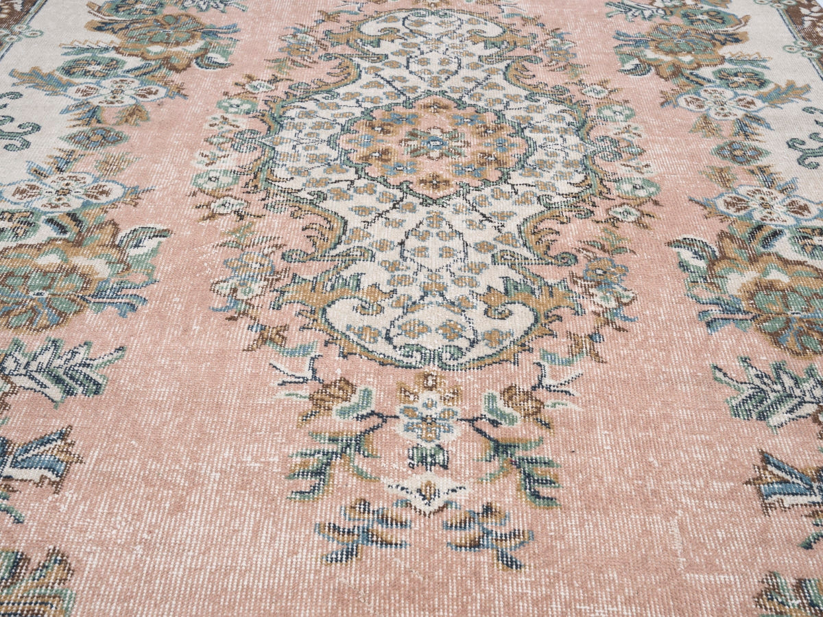 8482, Turkish Isparta Area Rug