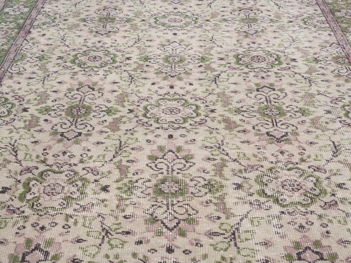 8461, Turkish Isparta Area Rug