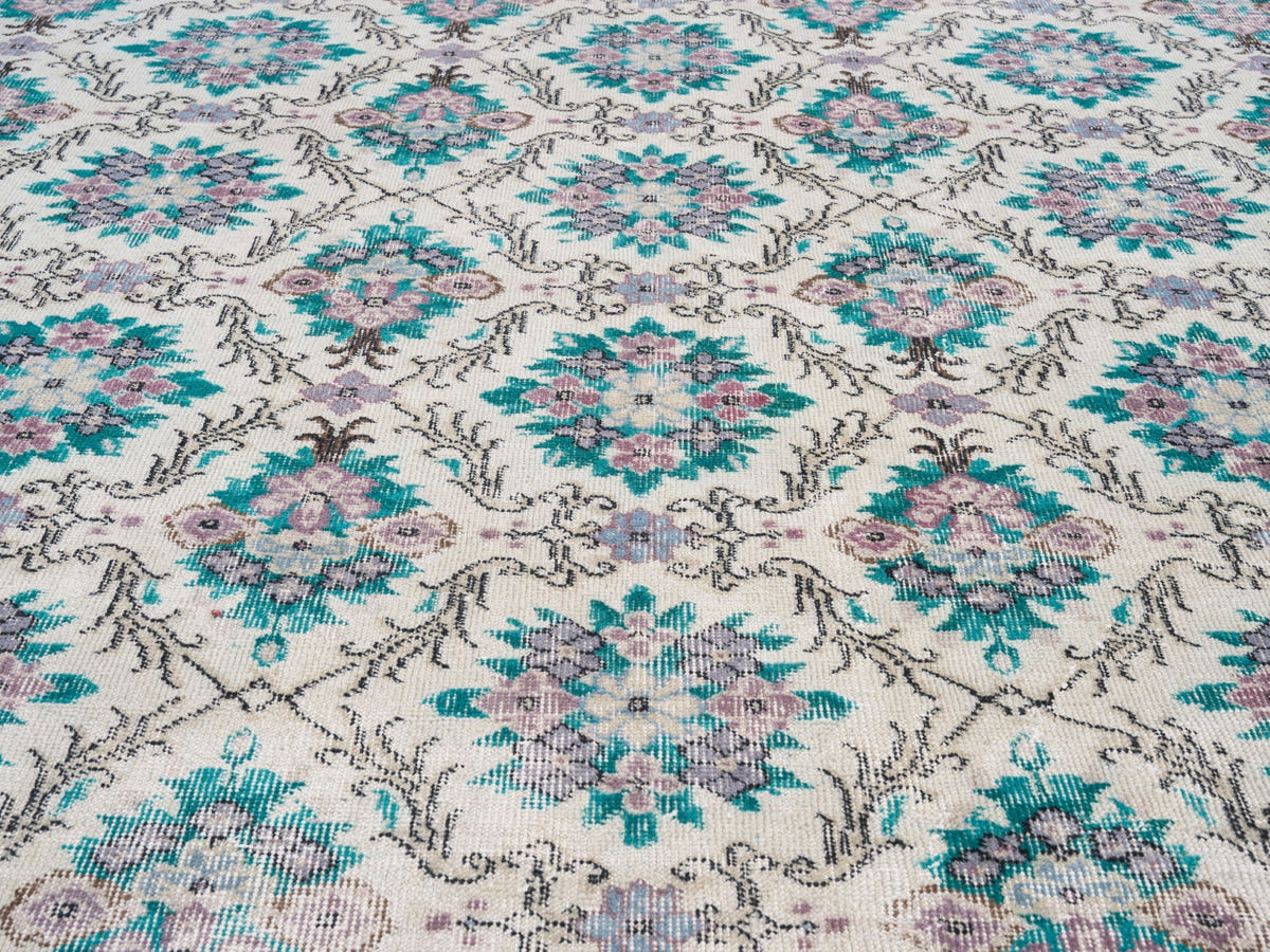 8460, Turkish Isparta Area Rug