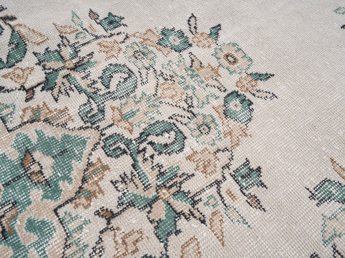 8452, Turkish Isparta Area Rug