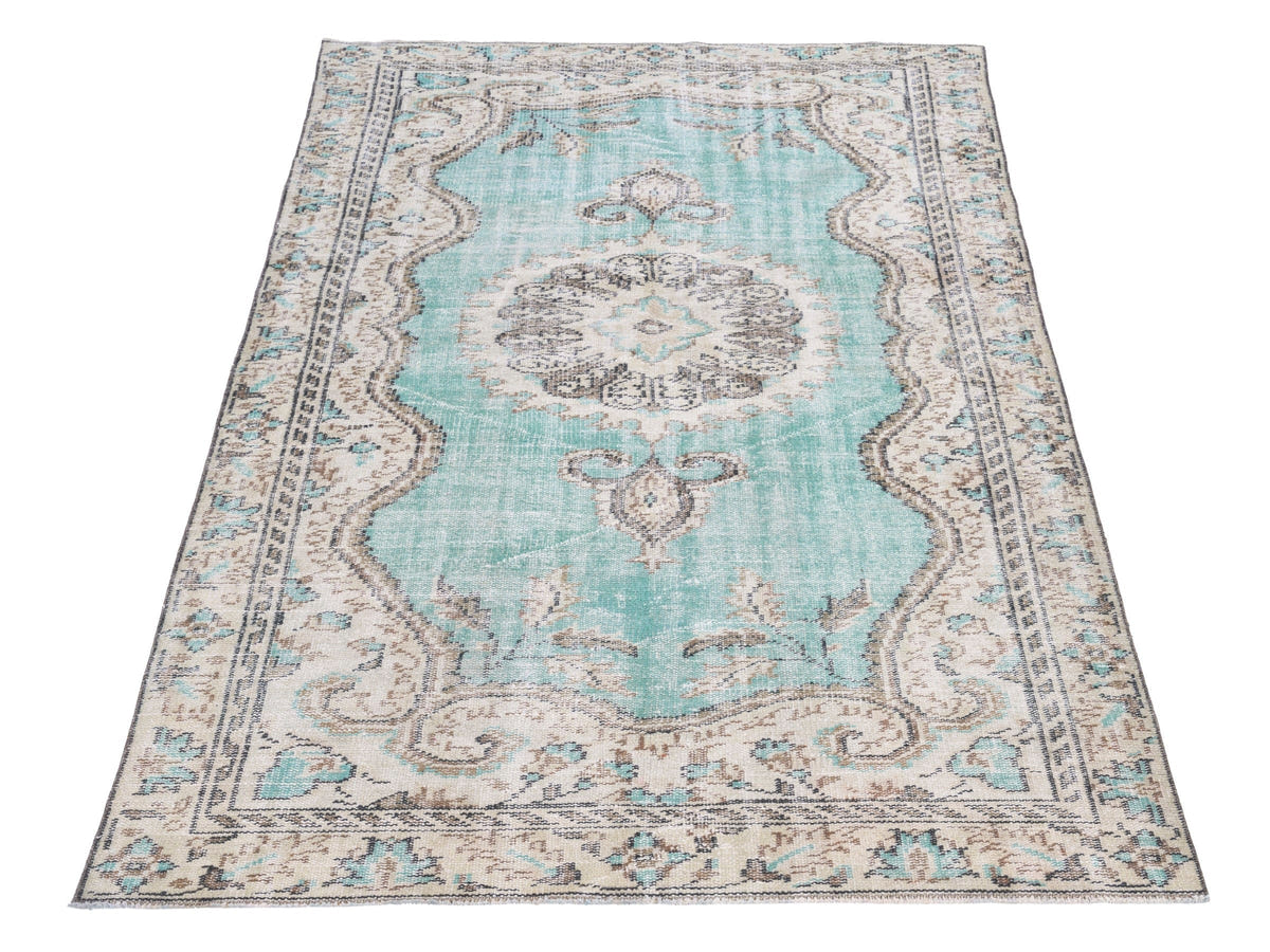 8517, Turkish Manisa Area Rug