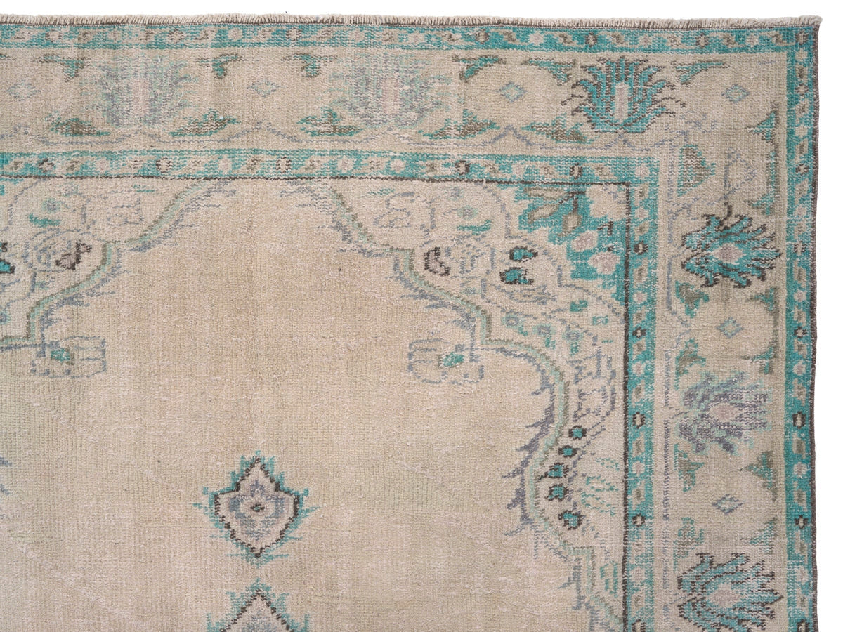 8495, Turkish Manisa Area Rug