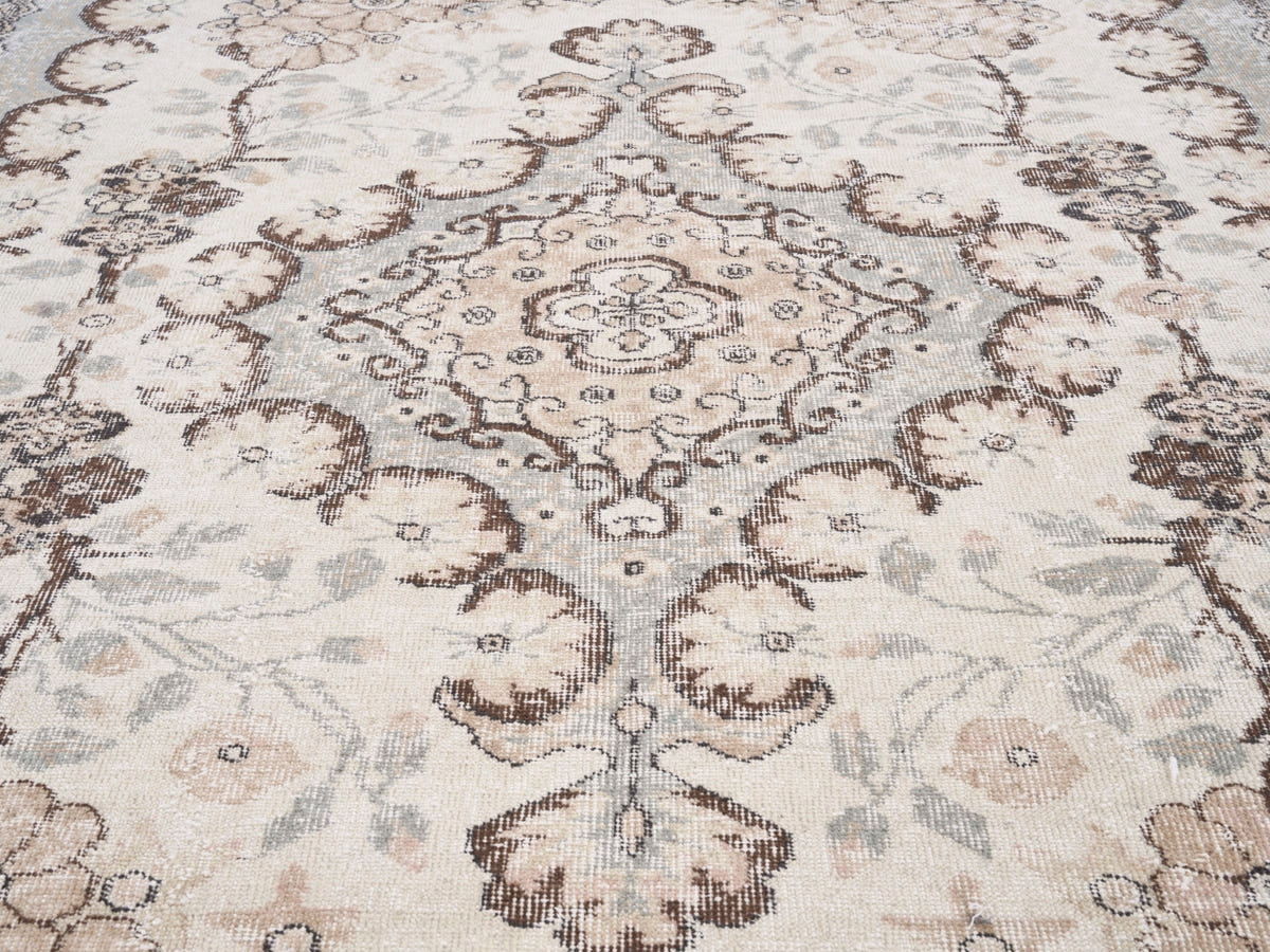 8487, Turkish Isparta Area Rug