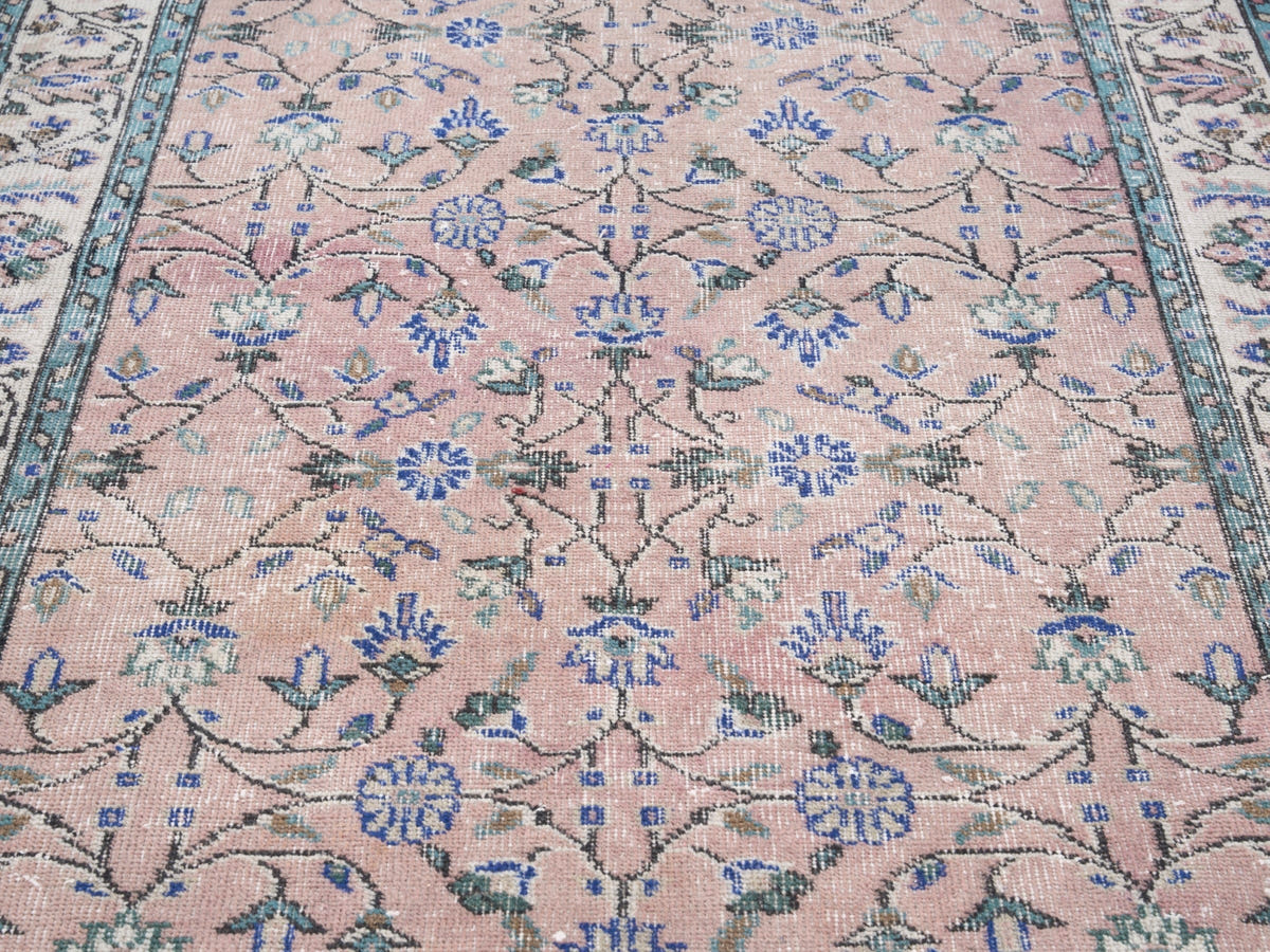 8882, Turkish Isparta Area Rug