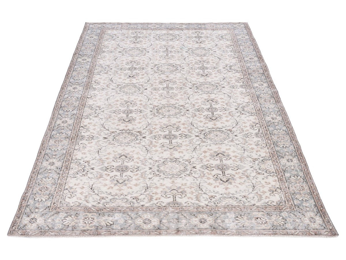 8833, Turkish Isparta Area Rug