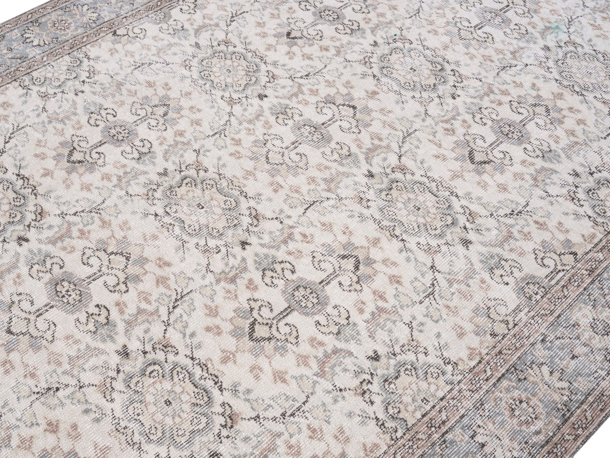 8833, Turkish Isparta Area Rug