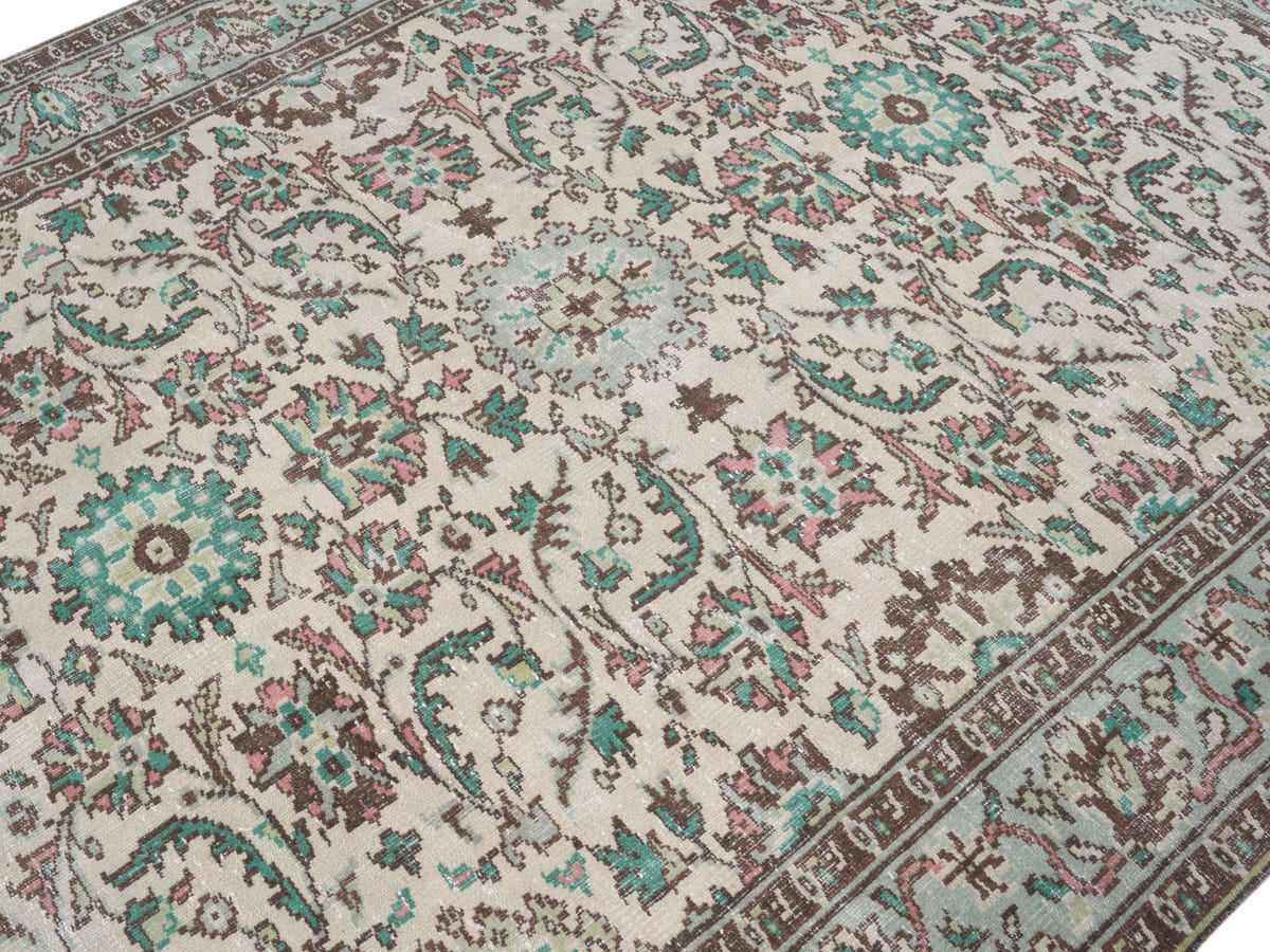 8826, Turkish Manisa Area Rug