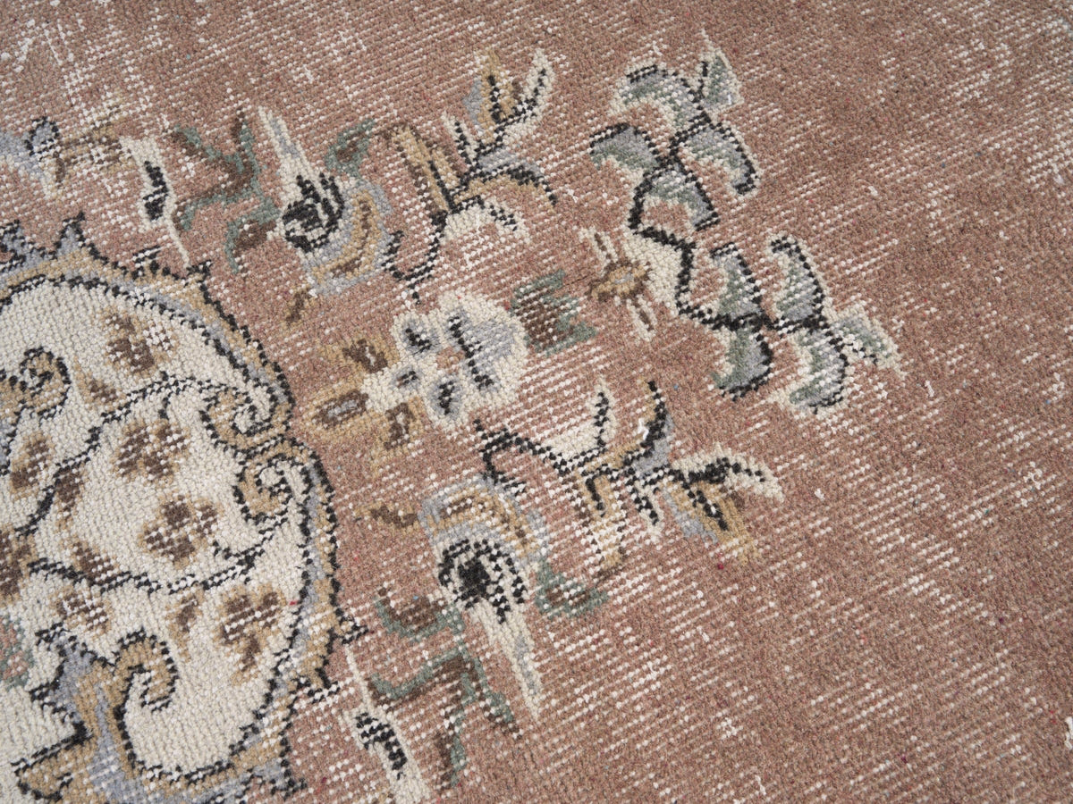 8818, Turkish Isparta Area Rug