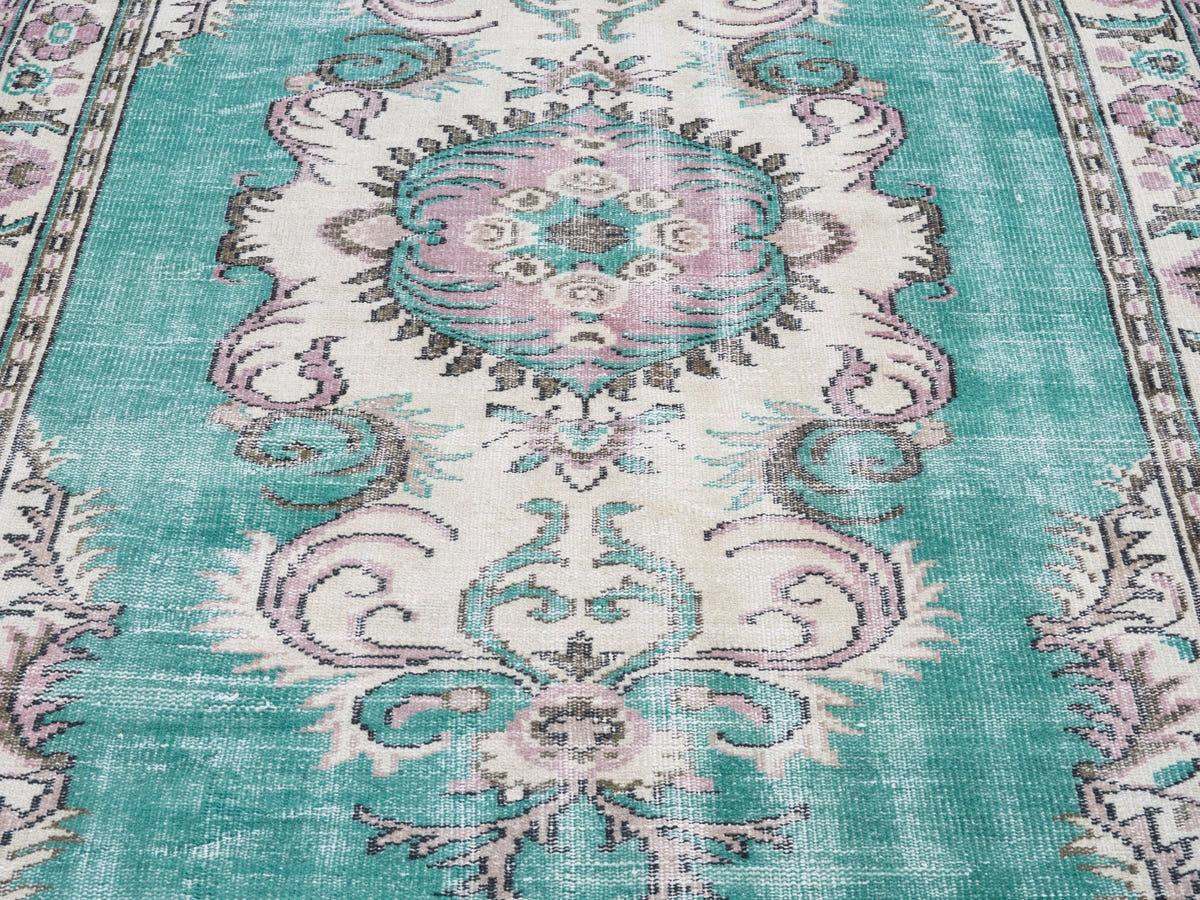 8790, Turkish Manisa Area Rug
