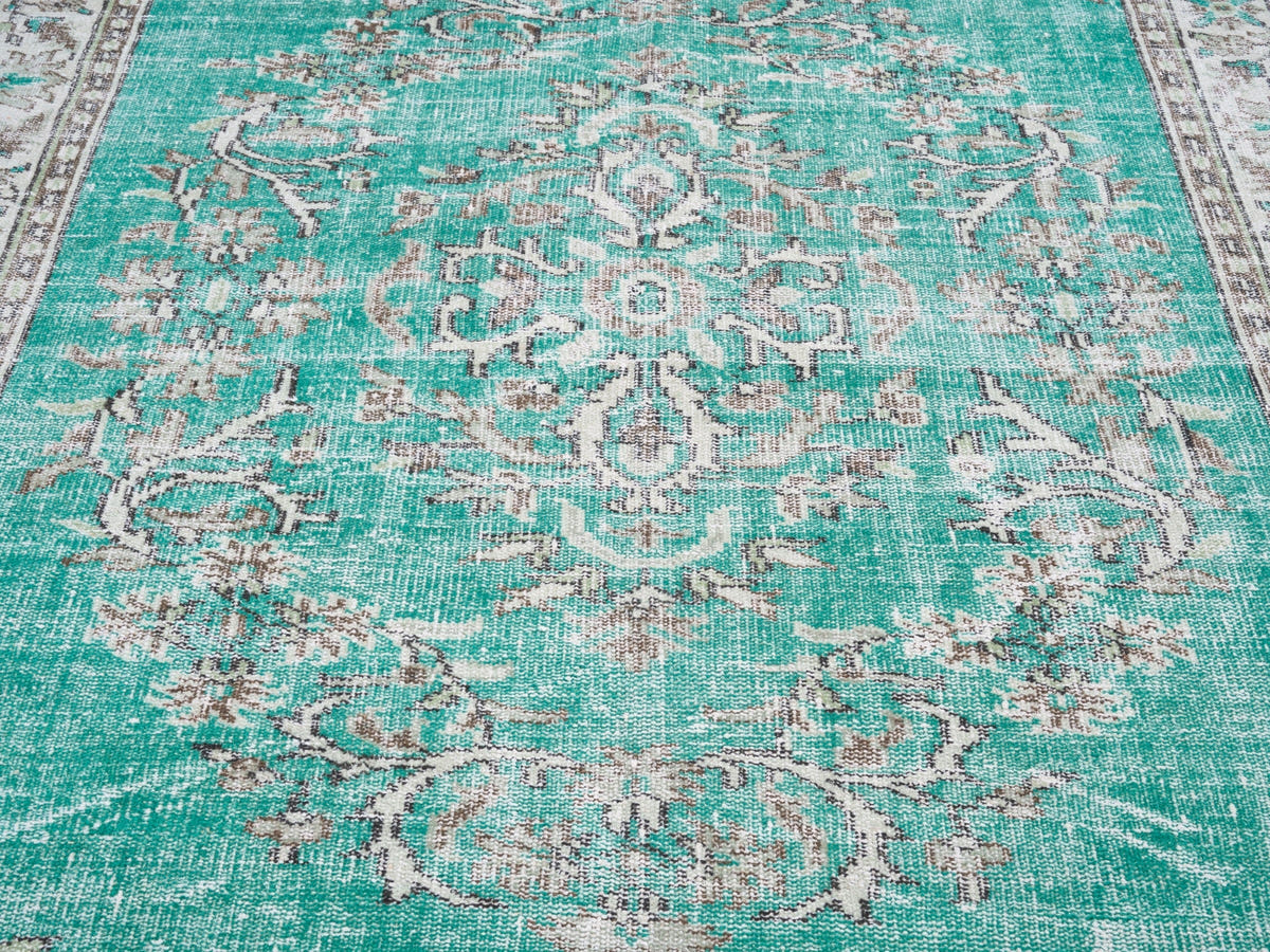 8789, Turkish Manisa Area Rug