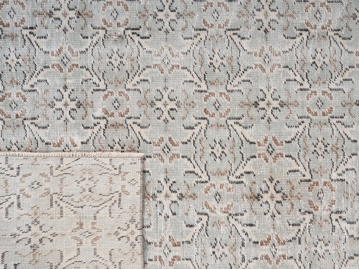 8788, Turkish Manisa Area Rug