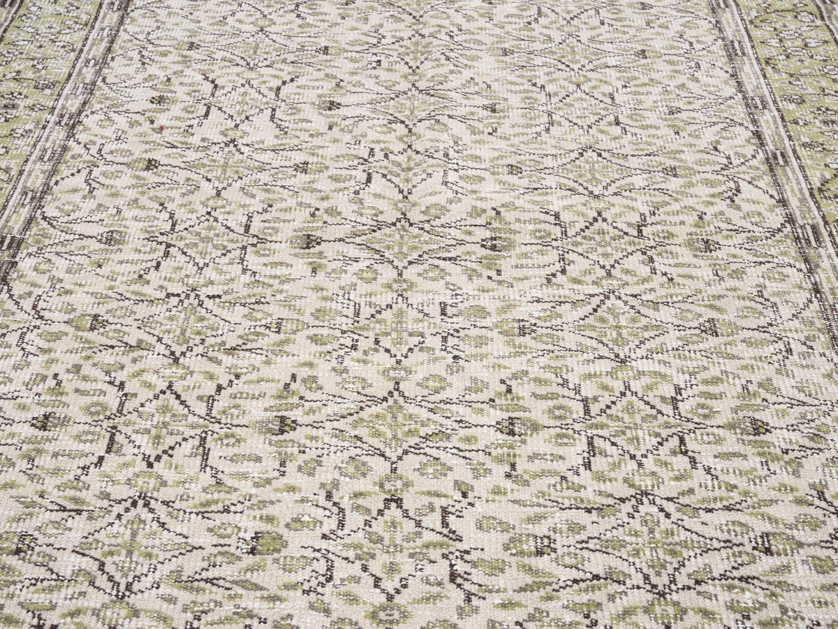 8800, Turkish Manisa Area Rug