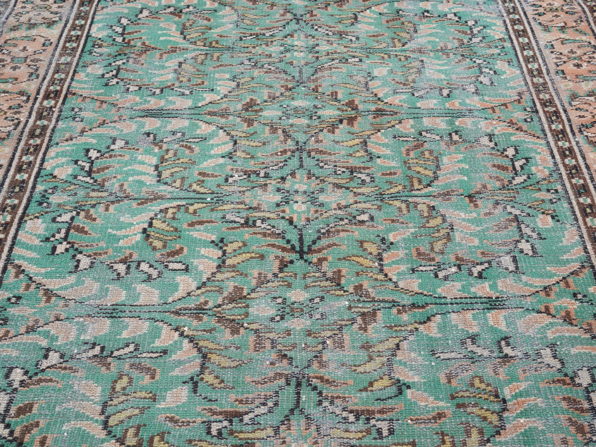 8685, Turkish Manisa Area Rug