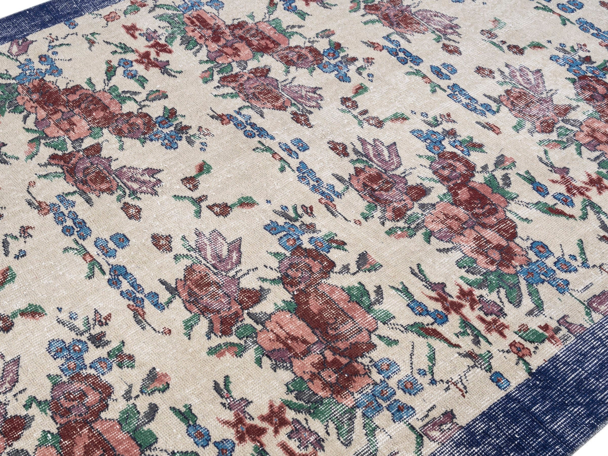 8657, Turkish Manisa Area Rug