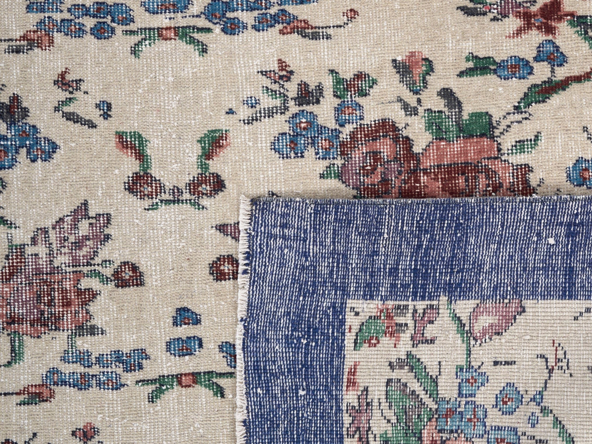 8657, Turkish Manisa Area Rug